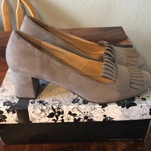 CL Laundry suede heels brand new never worn